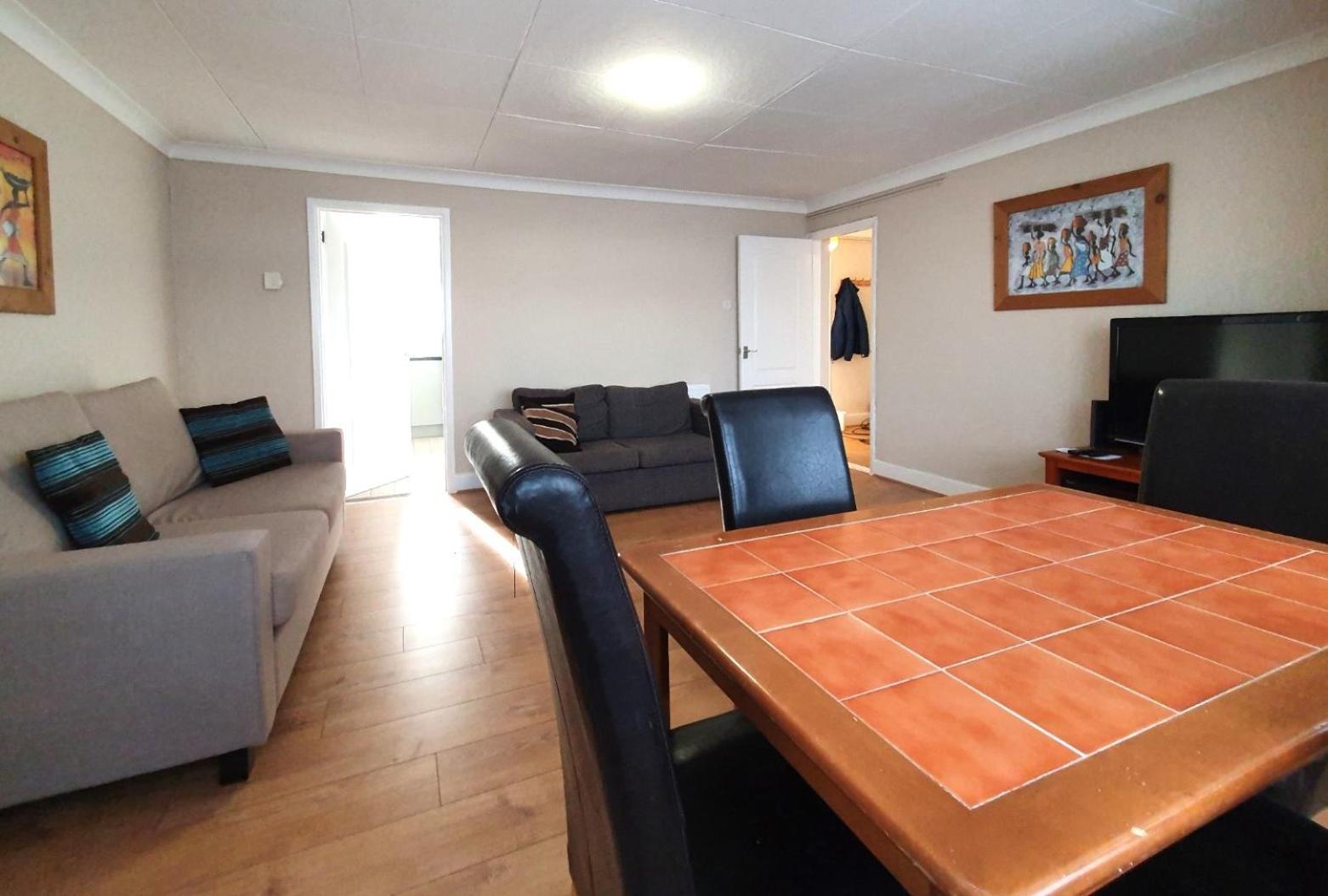 Wentworth Apartment With 2 Bedrooms, Superfast Wi-Fi And Parking Ситингбърн Екстериор снимка